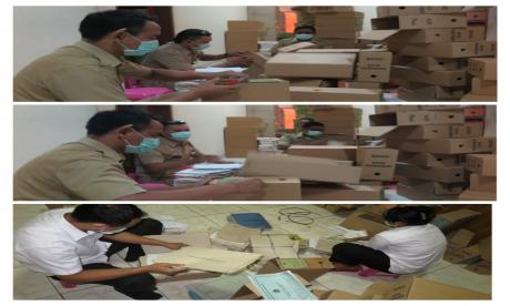 Foto Proses Pemilahan Arsip Inaktif