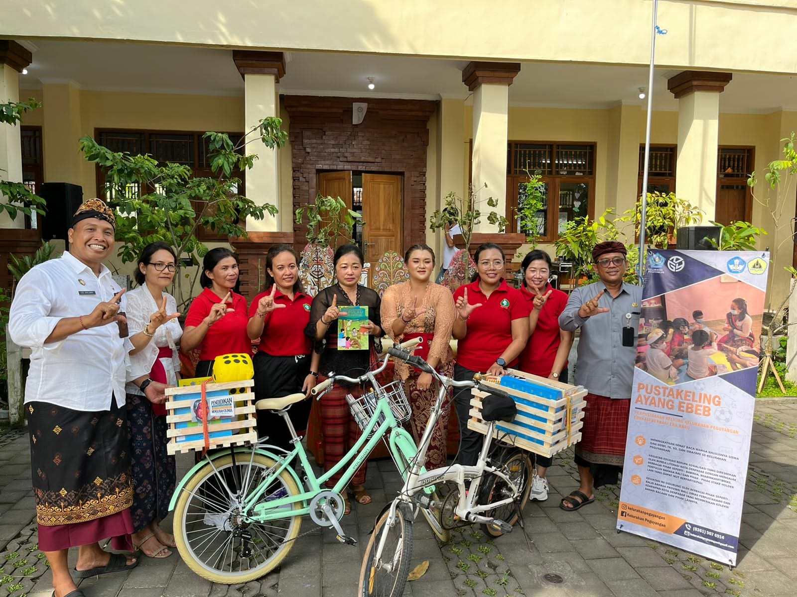 Peresmian Perpustakaan Keliling "Pustakeling Ayang Ebeb" Kelurahan Peguyangan 