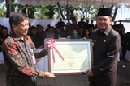 WALIKOTA TERIMA PENGHARGAAN BIDANG KEARSIPAN