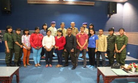 RESIMEN MAHASISWA UGRASENA BALI KUNJUNGI STUDIO KEARSIPAN